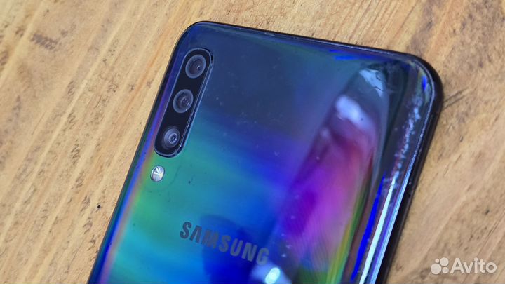 Samsung Galaxy A50, 4/64 ГБ