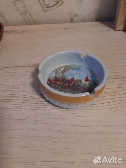 Пепельница фарфор