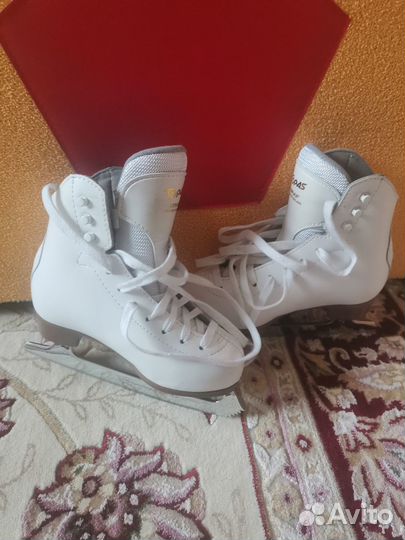 Фигурные коньки graf topas