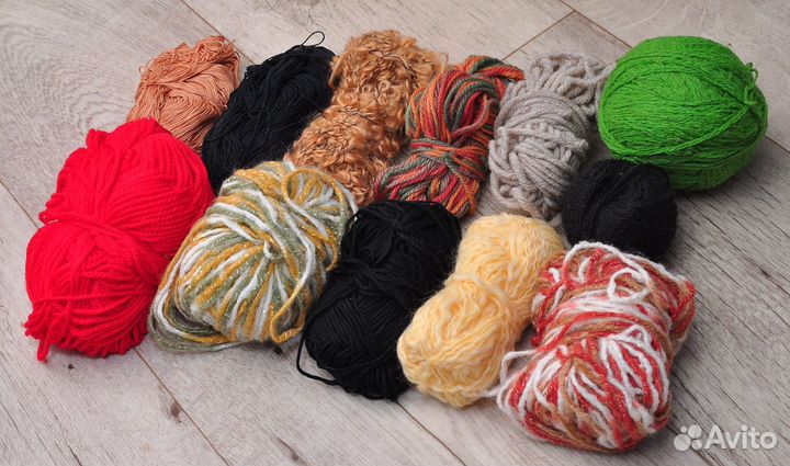 Набор пряжи и ниток для вязания и творчества