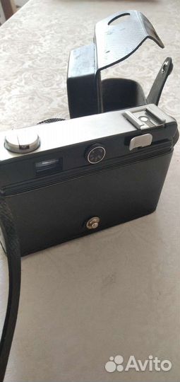 Старый пленочный фотоаппарат 