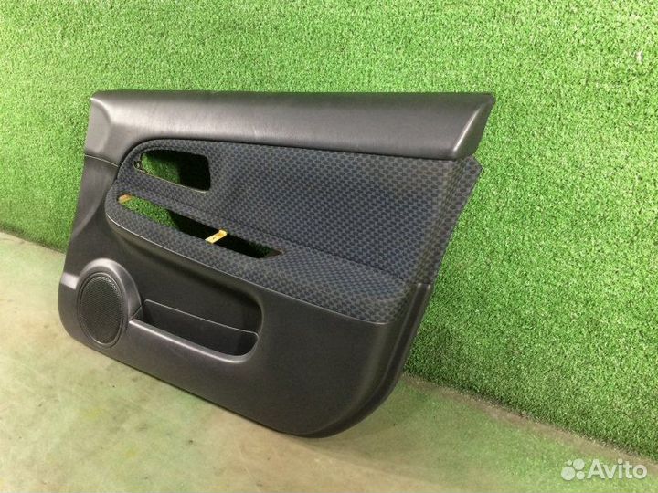 Обшивка двери передняя правая Subaru Impreza GG2