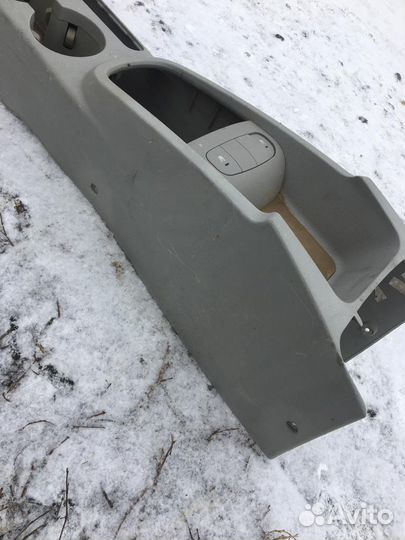 Подлокотник на Hyundai Elantra