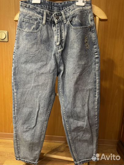 Джинсы бананы укороченные женские М