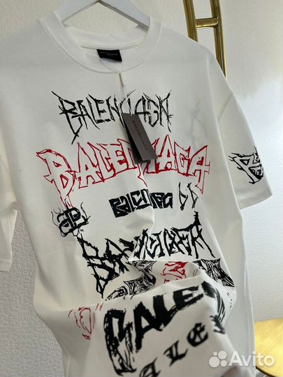 Футболка Balenciaga