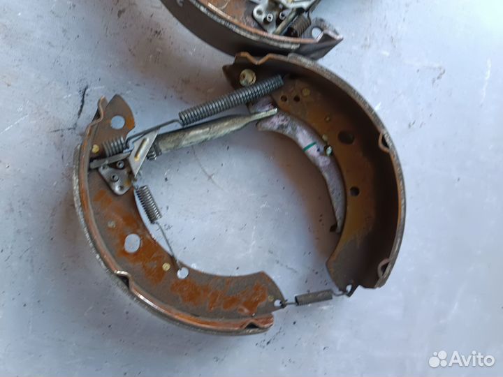 Колодки тормозные задние Skoda Rapid