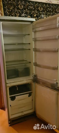 Холодильник двухкамерный