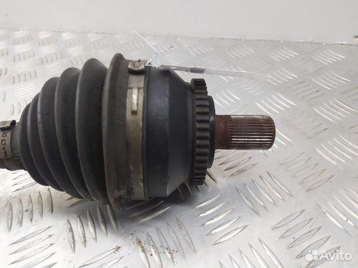 Б/У Б/У Полуось передняя правая (приводной вал