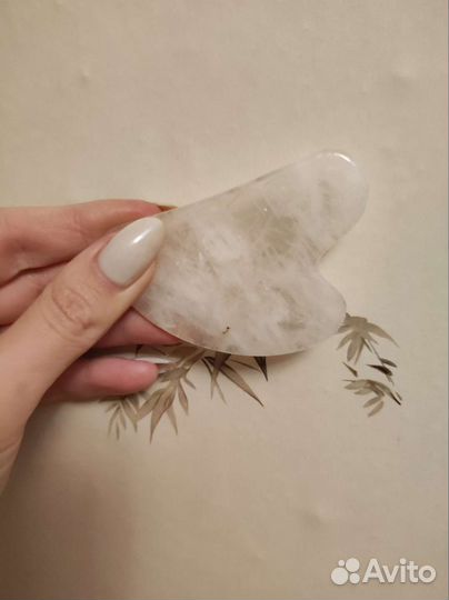 Скребок гуаша из розового кварца