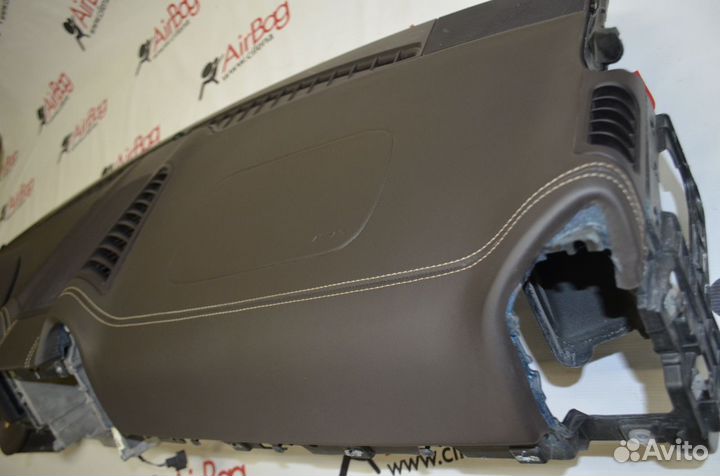 Торпедо панель приборов Porshe Cayenne коричневый