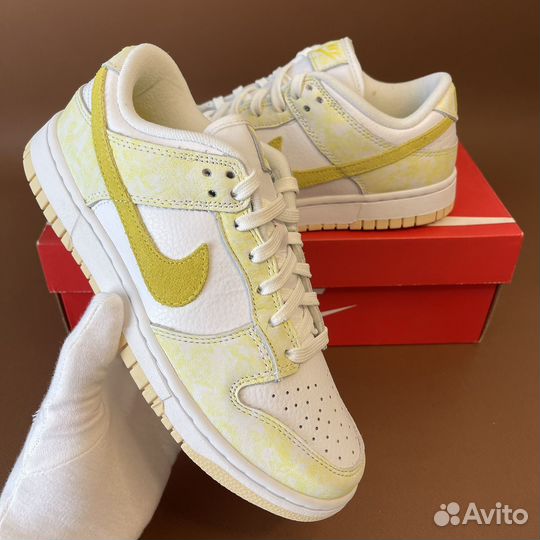 Nike Dunk Low Yellow Strike (7.5/8usW)