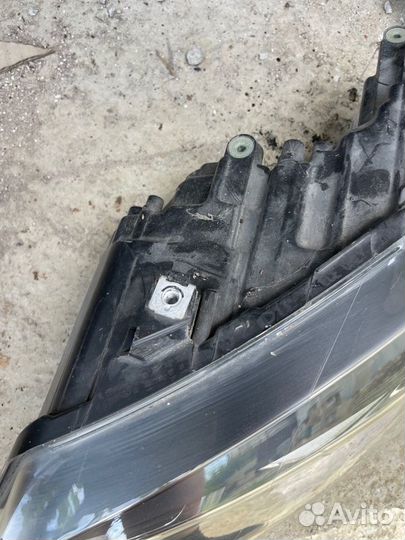 Фара левая Volkswagen Polo