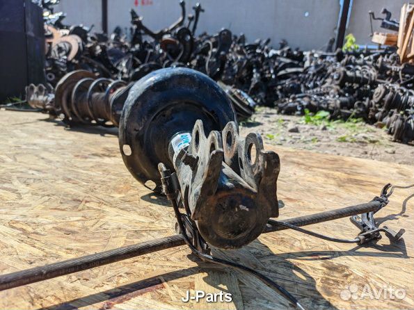 Амортизатор передний 2018-2023 Тойота Королла Е210