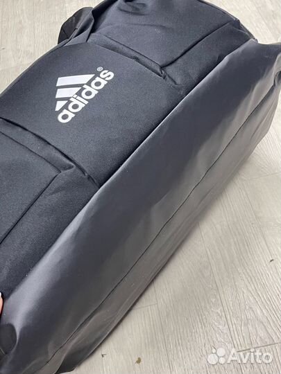 Спортивная сумка adidas. Новая