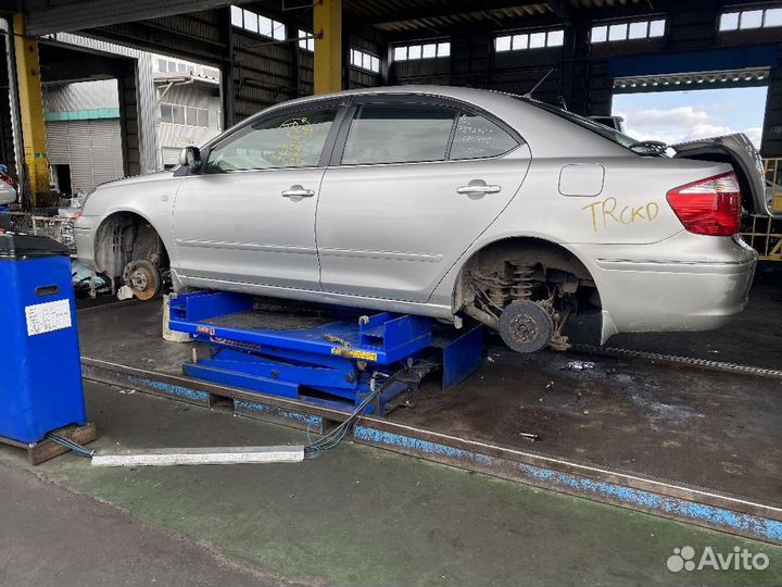 Кулак поворотный Toyota Premio ZZT245 передний левый