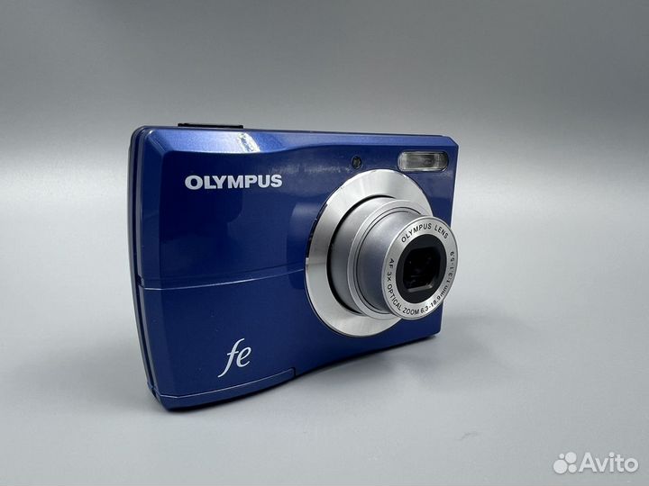 Винтажный компактный фотоаппарат olympus FE-26