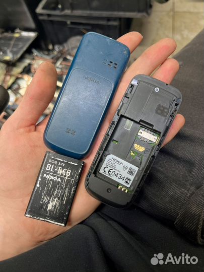 Nokia 100