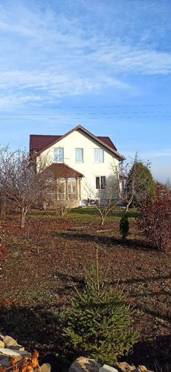 Коттедж 230 м² на участке 7,5 сот.