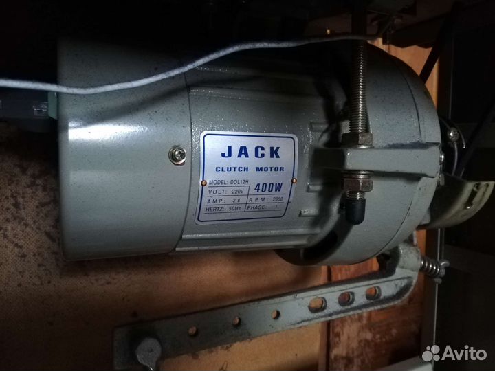 Швейная машина Jack