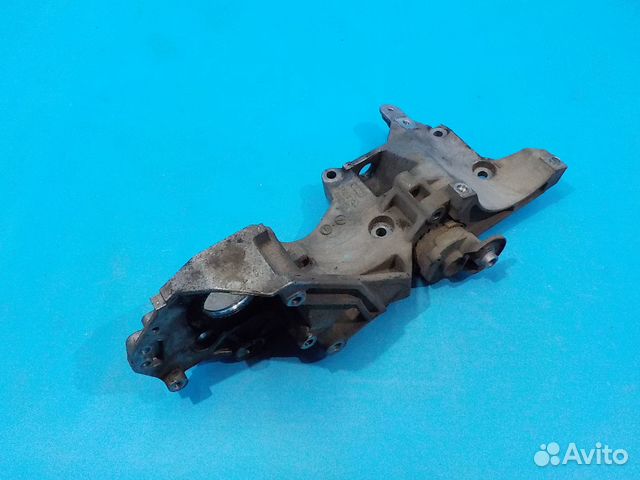 Кронштейн генератора volkswagen Passat B6 2005-200