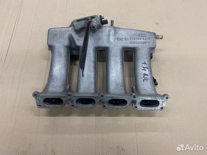 Коллектор впускной 058133223D Audi A4 B5 1.8 AJL