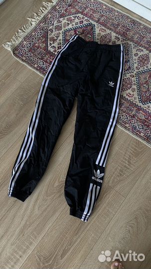 Спортивные штаны adidas