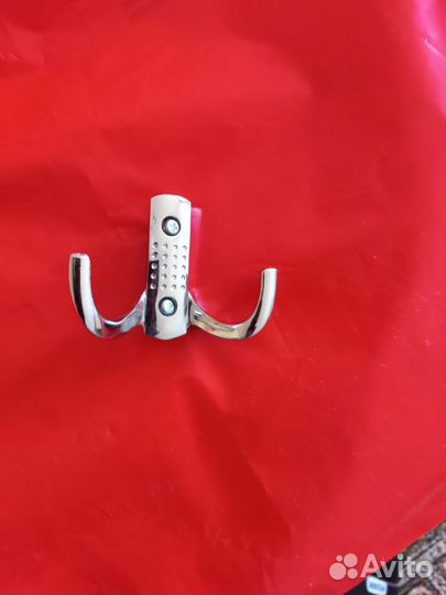 Крючки вешалки