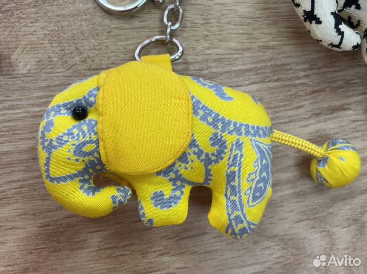 Слоник брелок для ключей новый мягкий