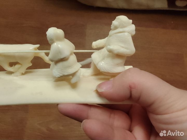 Резьба по кости скульптурная композиция- 22 см