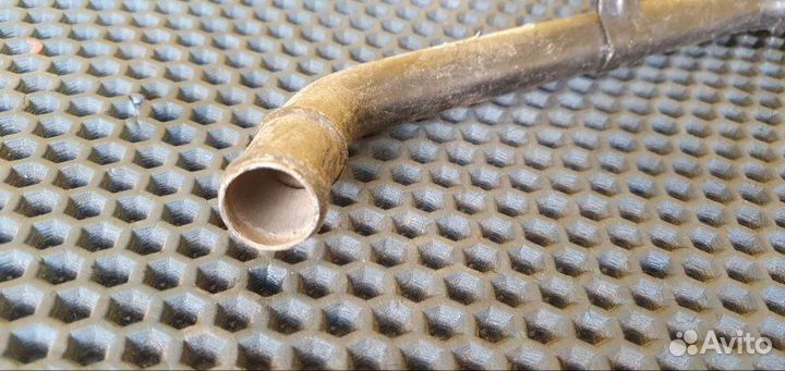 Трубка Volkswagen Touareg 7L