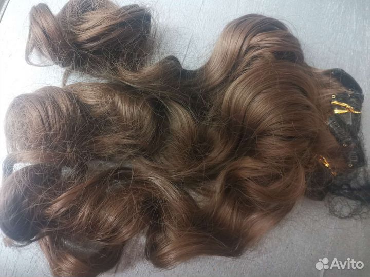 Волосы на заколках