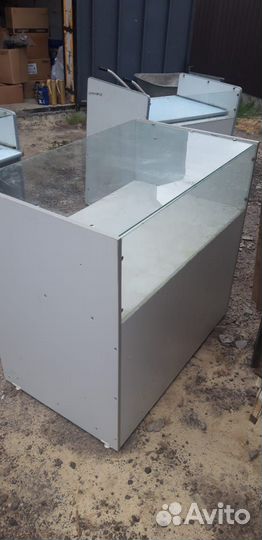 Стол витринный