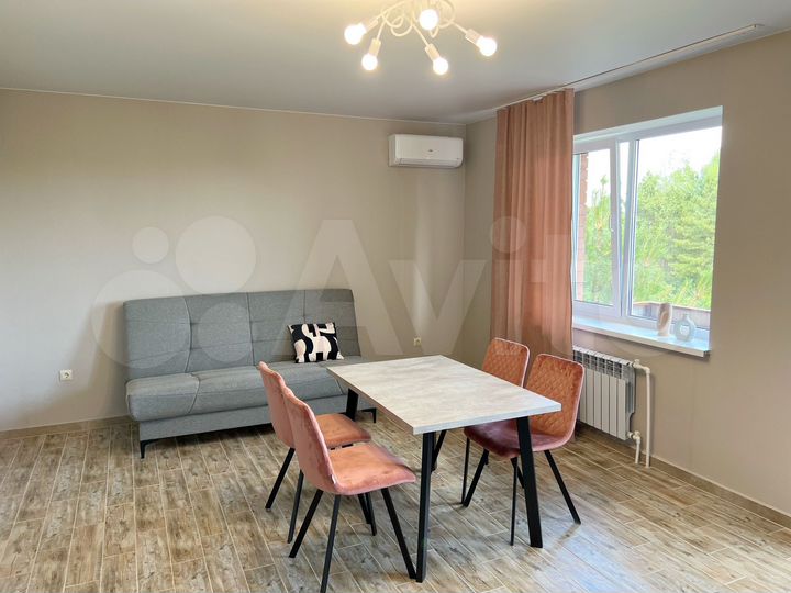 2-к. квартира, 80 м², 4/4 эт.