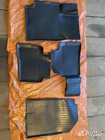 Автомобильные коврики резиновые