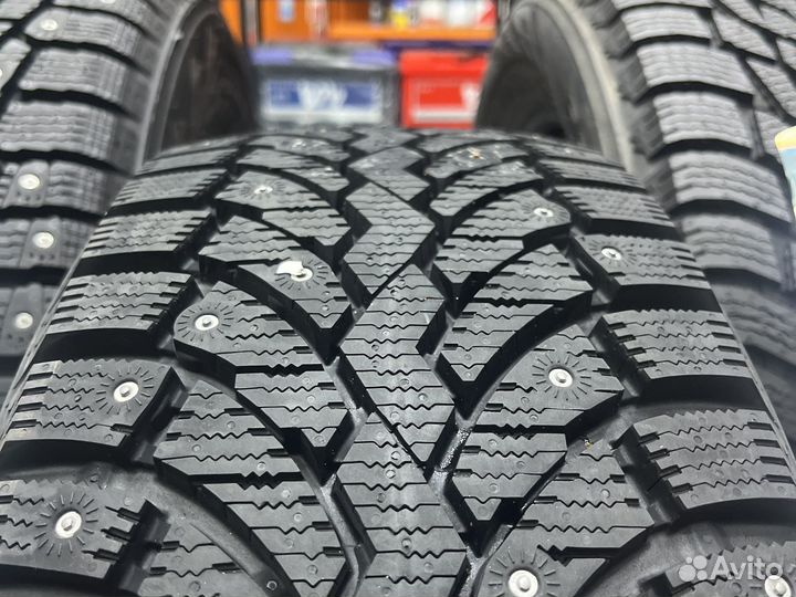 Pirelli Formula Ice 215/50 R17 95T