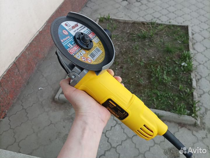 Болгарка сетевая DeWalt