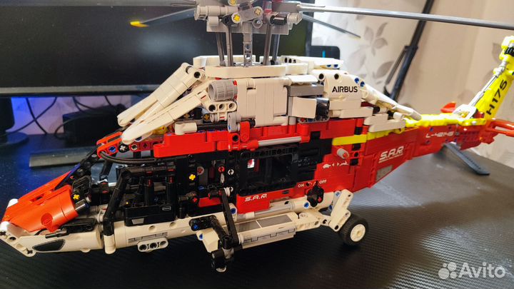 Lego Technic Airbus H175 Rescue Helicopter 42145