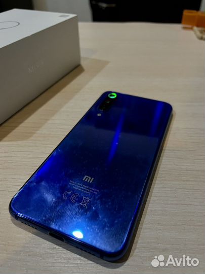 Телефон Xiaomi Mi 9 SE