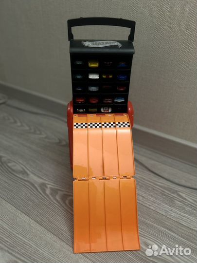 Кейс-автотрек,гараж,чемодан hot wheels, хотвилс