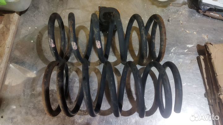 Пружины задние Ford Scorpio универсал 1993г.в 2шт
