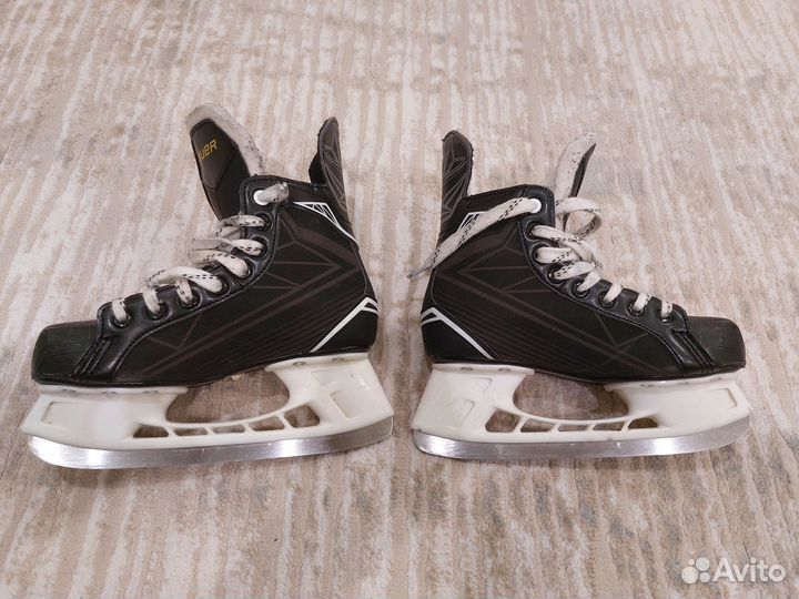 Хоккейные коньки bauer