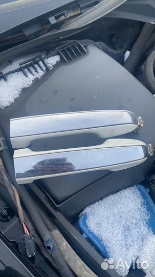 Дверные ручки на Toyota Camry V55