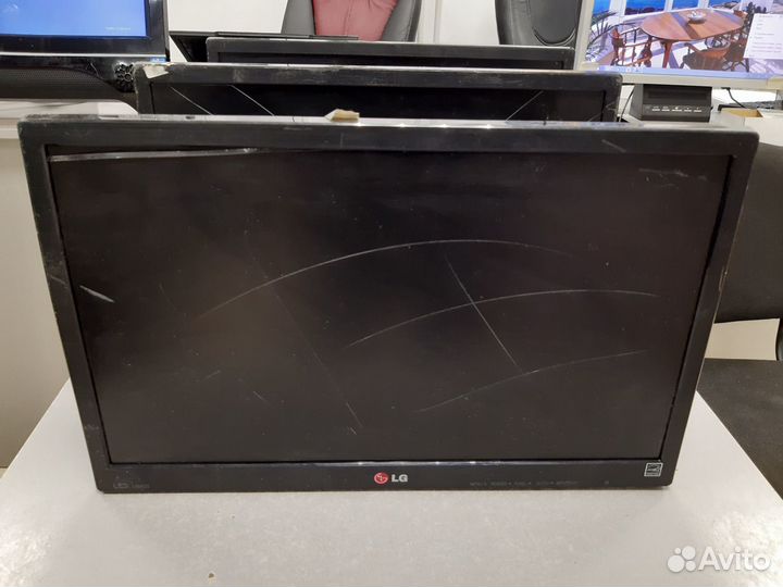 Битый монитор на запчасти LG LED 19M35
