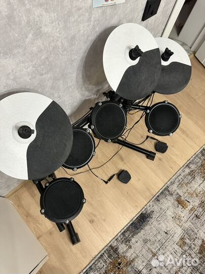 Электронная ударная установка Alesis debut kit