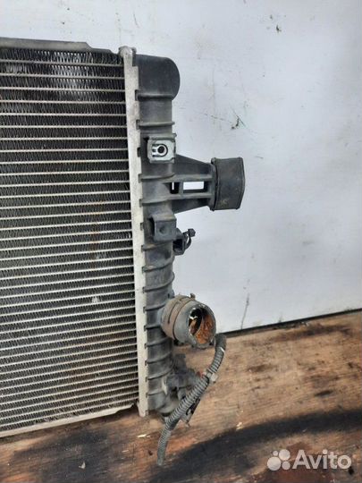 Радиатор основной Opel Astra H хэтчбэк 5 дв. 1.6