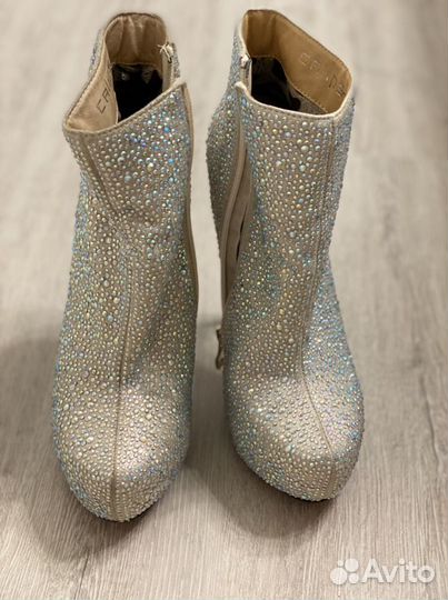 Ботинки со стразами
