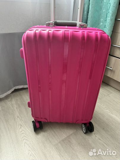 Чемодан на колесах