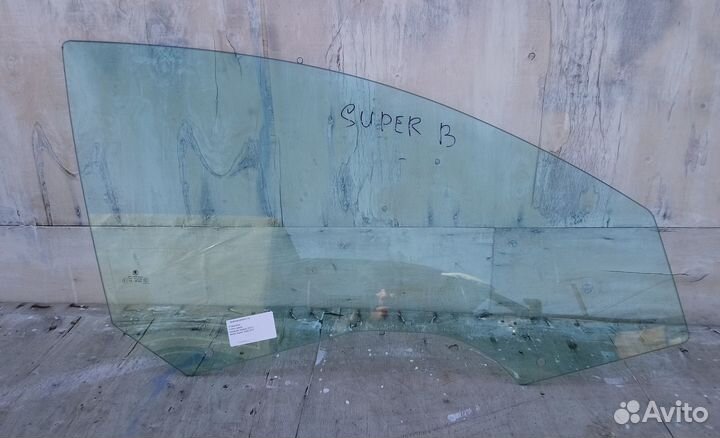 Стекло передней двери Skoda Superb