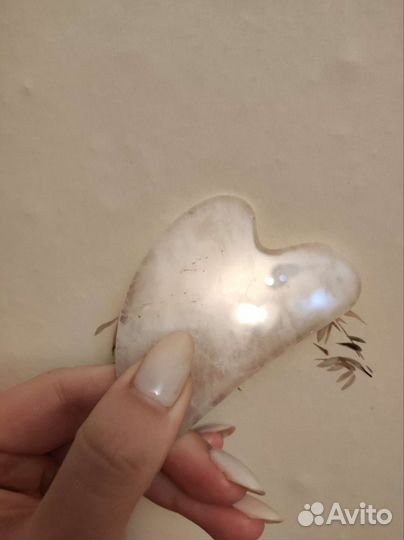 Скребок гуаша из розового кварца