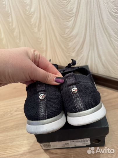 Кроссовки женские Tommy hilfiger р 41 оригинал